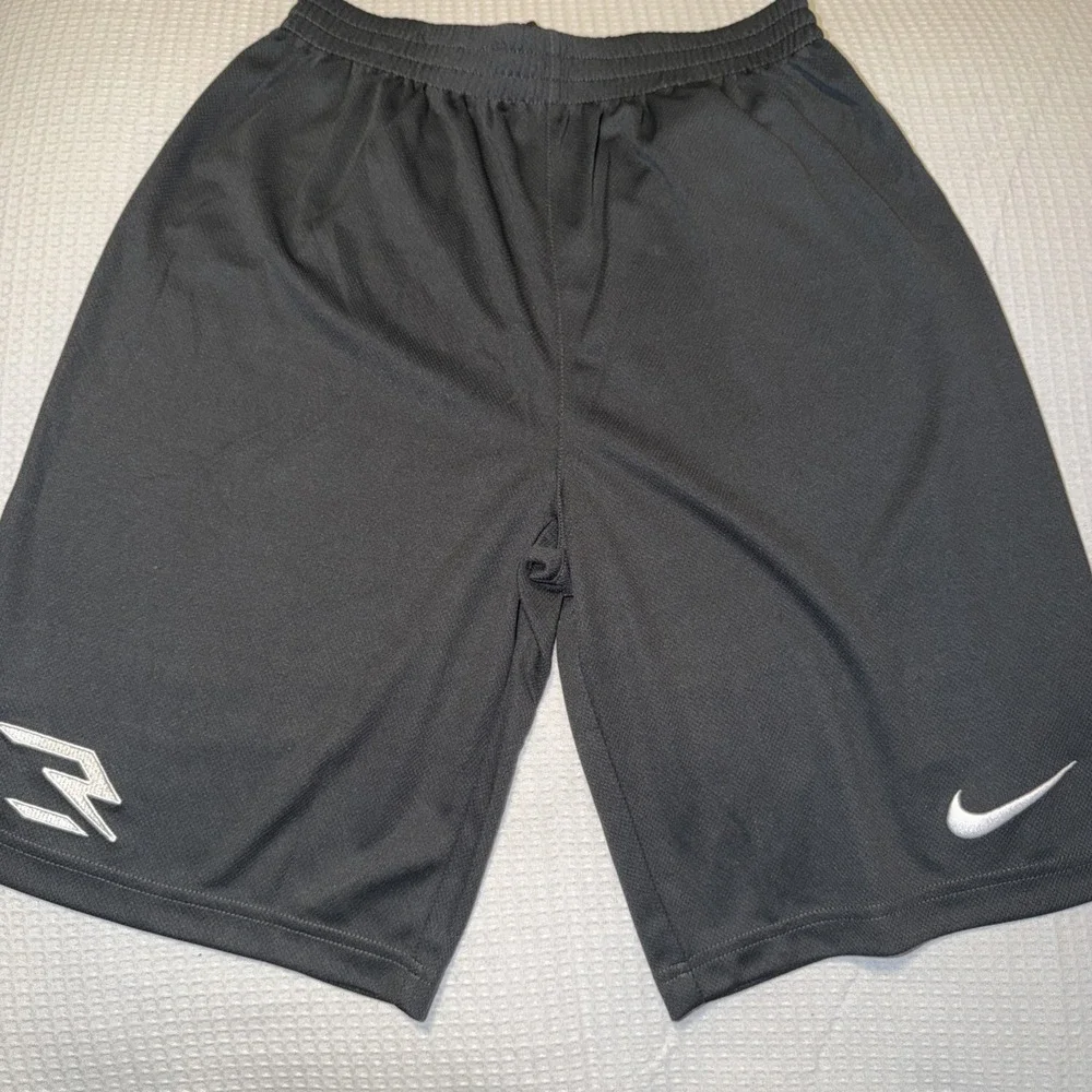 Nike Youth Dri-fit Basketball Shorts Size XLarge Ages 13-15 Years Gray